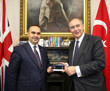 Bakan Kacır, Londra'da İngiltere Yatırımdan Sorumlu Devlet Bakanı ile görüştü