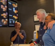 Bill Clinton McDonald's'a gitti, çalışanlar onu Joe Biden sandı