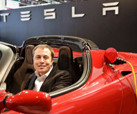 Elon Musk, Tesla'nın şarj istasyonu ağını yöneten 500 kişilik ekibi işten çıkardı