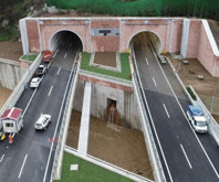 Yeni Zigana Tüneli'nden rekor araç geçişi