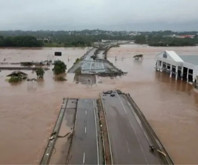 Brezilya'da sel felaketi! Köprü yerle bir oldu