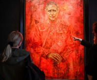 Kral Charles'in ilk resmi portresi Londra'da sergileniyor