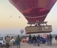 Kapadokya'da sıcak hava balonu otomobille çarpıştı