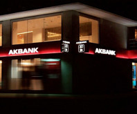 Akbank, takipteki alacaklarını 3 firmaya sattığını KAP'a bildirdi