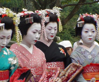 Tokyo'da nüfus artışı için yapay zekalı çöpçatanlık uygulaması başlatıldı