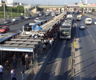 Metrobüs durağında durdurulan kadının 22 yıl kesinleşmiş hapis cezası çıktı