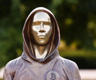 Satoshi Nakamoto'nun Bitcoin Hazinesi 106 Milyar Dolar