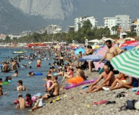 Antalya 16 milyon 600 bini aşarak tüm zamanların turist rekoru kırıldı