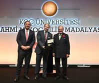 Rahmi M. Koç Bilim Madalyası ödülü Prof. Dr. Mete Atatüre'ye verildi