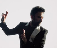 Tarkan, Şerbetli klibinden görüntü paylaştı