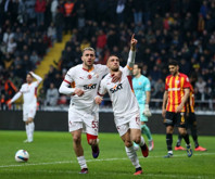 Galatasaray Kayserispor'u farklı yendi, zirvede puan farkını 8'e çıkardı