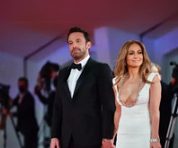 Jennifer Lopez, Affleck soyadını sildirmek için gün sayıyor