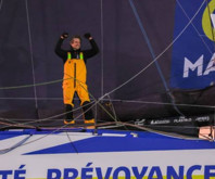 Charlie Dalin, Vendée Globe yarışını rekor kırarak kazandı