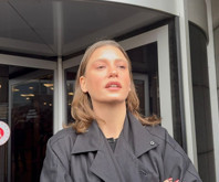 Serenay Sarıkaya, Ayşe Barım hakkındaki soruşturma kapsamında tanık sıfatıyla ifade vermek için adliyeye geldi