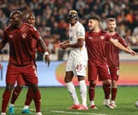 Galatasaray ligde düşme hattında bulunan Hatayspor'la berabere kaldı