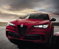 Alfa Romeo planını değiştirdi, benzinli motorlar devam edecek 