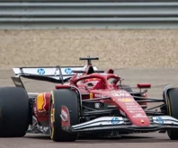 Ferrari, yeni SF-25 aracını bugün İtalya'nın Fiorano pistinde gerçekleştirdiği shakedown ile ilk kez piste çıkardı