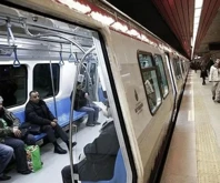 Kar yağışının etkili olduğu İstanbul'da metro ve tramvay seferleri uzatıldı