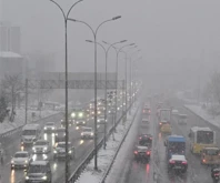 İstanbul'da kar yağışı nedeniyle trafik yoğunluğu yüzde 83'e çıktı