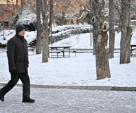 Ankara’da kar yağışı ve buzlanma trafiği aksattı, günlük hayatı olumsuz etkiledi