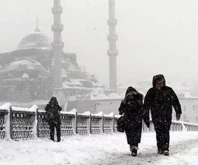 Türkiye kar fırtınasının etkisine girdi, şehirler beyaza büründü