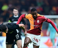 Galatasaray’ın Kolombiyalı stoperi Carlos Cuesta, Kasımpaşa maçında oynadığı kötü performansla taraftarları çıldırttı