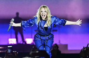 Minogue, Chocolate şarkısının 20. yıldönümünü kutladı