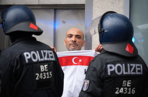 Berlin Polisi'nden Türk taraftarlara engelleme