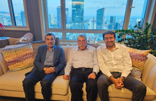 Eski Bakan Aksu ve oğlu evlerinde Ahmedinejad'i ağırladı