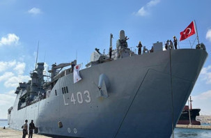 TCG Bayraktar ve TCG Sancaktar Beyrut Limanı'nda