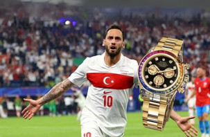 Hakan Çalhanoğlu pırlanta işlemeli altın saat aldı