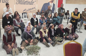 Muğla Meclisi’nde zeytinli fabrika eylemi