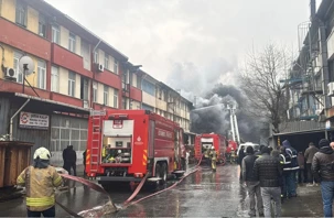 Başakşehir'deki kauçuk fabrikasında yangın