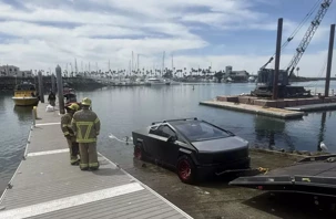 Jet skiyle beraber Tesla'yı da suya gömdü