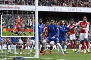 Arsenal Chelsea’yi, Newcastle Liverpool’u devirdi