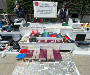 İstanbul'da sahte pasaport operasyonunda 4 gözaltı