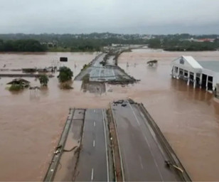 Brezilya'da sel felaketi! Köprü yerle bir oldu
