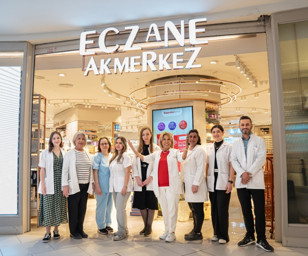 Türkiye’nin ilk AVM eczanesi ‘Eczane Akmerkez’ 30 yaşında