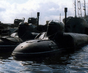 Mini denizaltılı uyuşturucu çetesine baskın