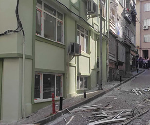 Beşiktaş'da beş katlı binada doğalgaz patlaması