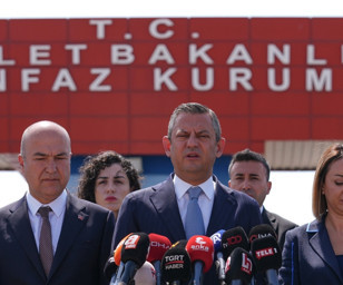 CHP Genel Başkanı Özel Sinan Ateş cinayeti davasını izledi