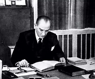 Atatürk'ün sevdiği bilim-kurgu yazarı kim, ölmeden önce okuduğu son şey neydi?