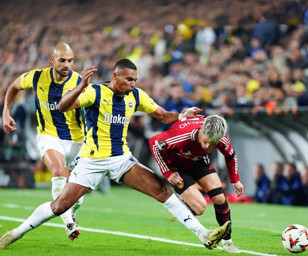 Fenerbahçe-Manchester United maçı 1-1 bitti, puanlar paylaşıldı