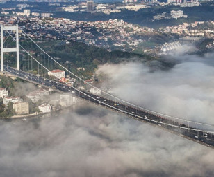 İstanbul Boğazı'nda gemi trafiğine sis engeli