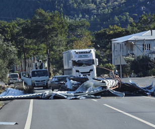 Akkuyu Nükleer Güç Santrali'nde çalışan işçilerin kaldığı tesiste çatılar uçtu: 1 kişi öldü