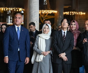 Japonya Veliaht Prens ve Prensesi, Ayasofya-i Kebir Cami-i Şerifi'ni ziyaret etti