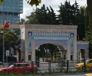 İstanbul'da en pahalı mezar yeri 111 bin 632 liraya yükseldi