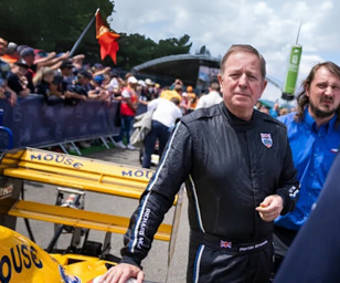 Eski Formula 1 pilotu Martin Brundle'a Kraliyet Onur Nişanı verildi