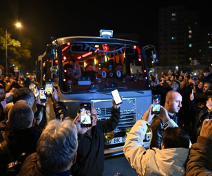 Ferdi Tayfur'un hayranları, ölüm haberiyle birlikte hastaneye akın etti