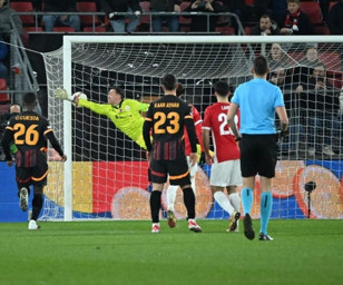 AZ Alkmaar deplasmanında 4 gollü hezimet! Galatasaray turu zora soktu